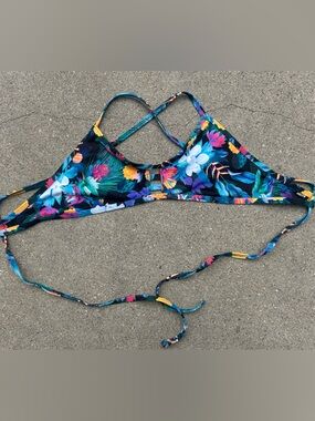 JOLYN Floral Tropical Bikini Top in Multicolor size XL